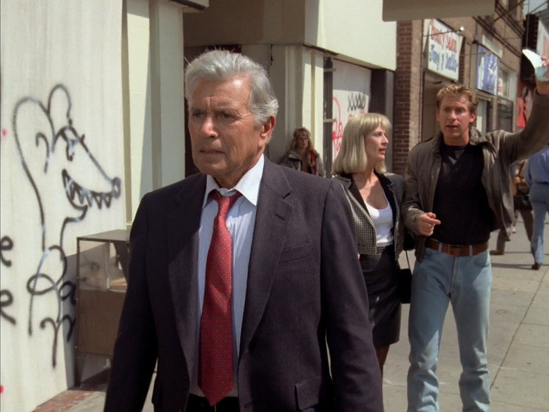 Still from Dynasty - シーズン 9 エピソード 1