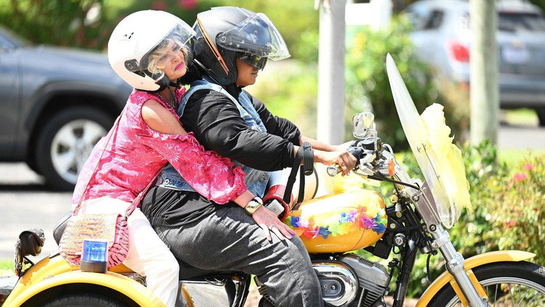 Still from Welcome to Flatch - ซีซัน 2 ตอน 1