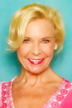 Deanna Dys portrait image