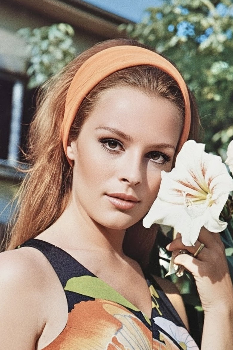 Hülya Koçyiğit photo 4