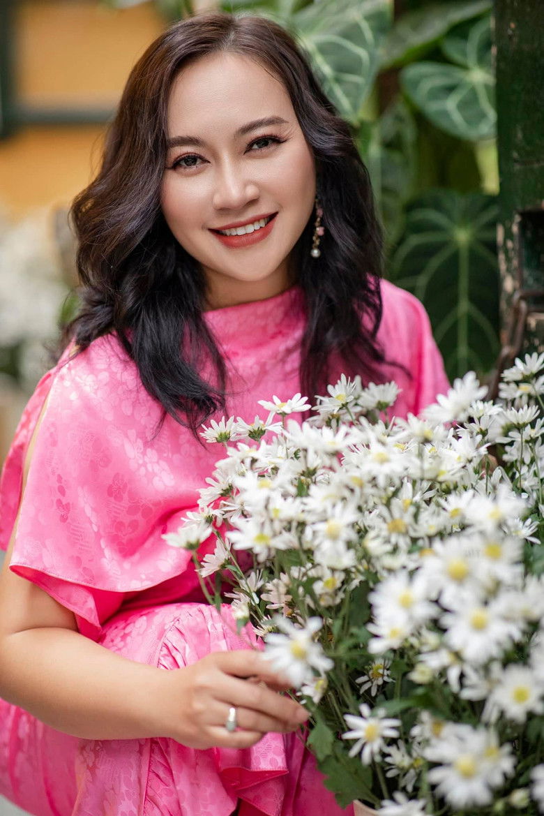 Khánh Linh portrait image