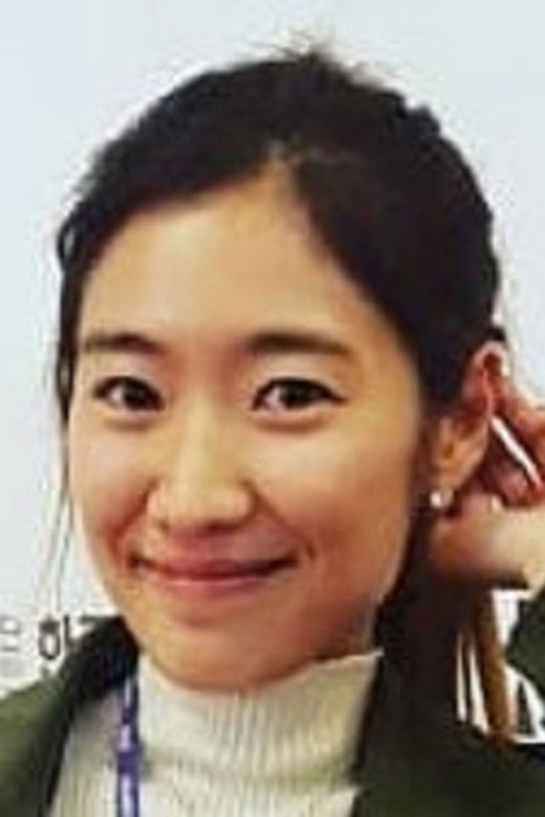 Tinna Simapaisal portrait image