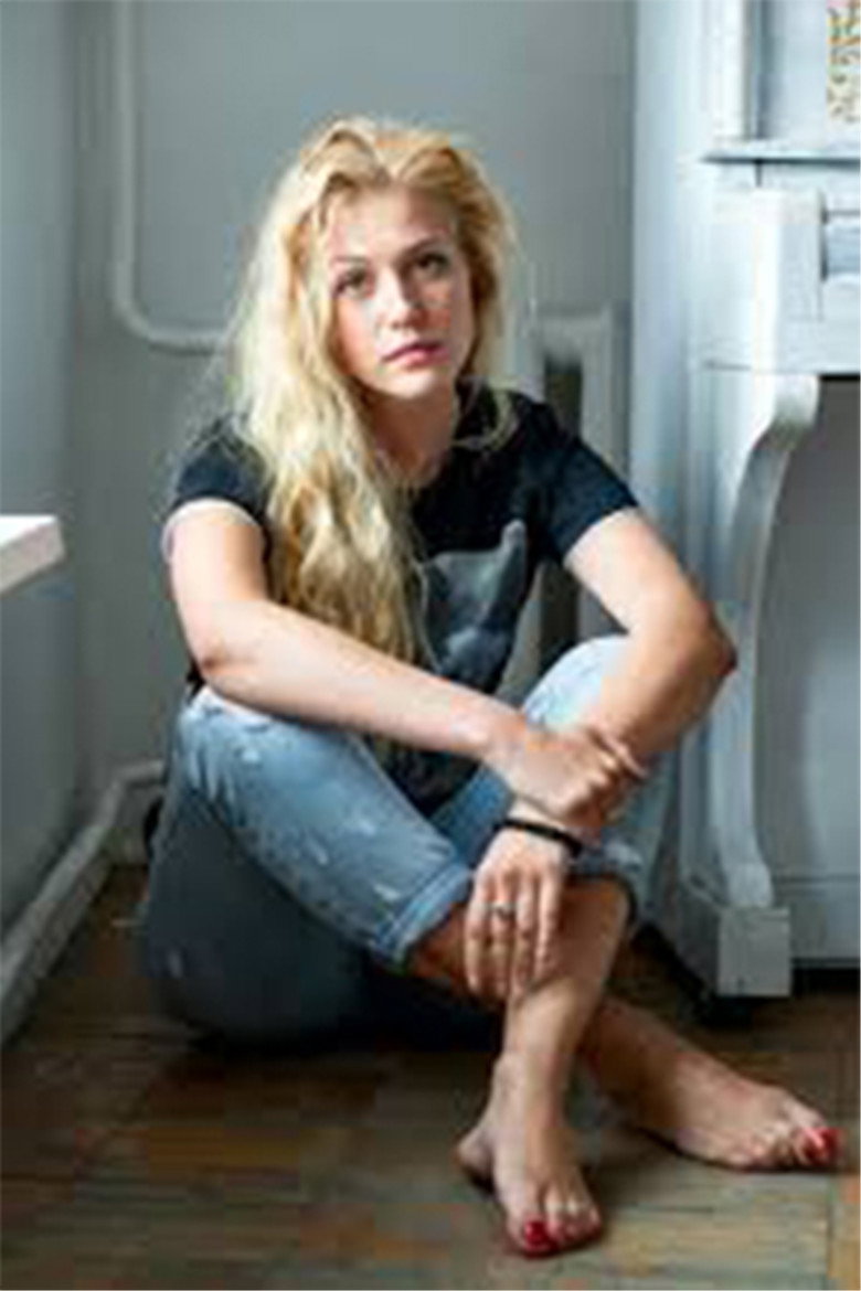 Karina Andolenko photo 5