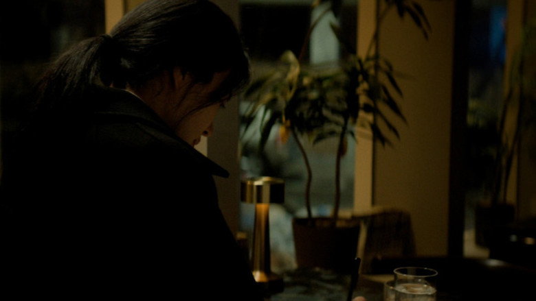 Frame from 흐린 창문 너머의 누군가
