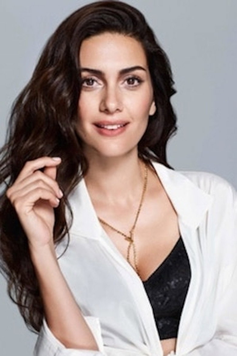 Bergüzar Korel photo 3