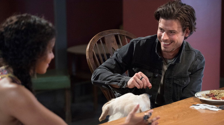 Still from Midnight, Texas - Mùa 2 Tập 5