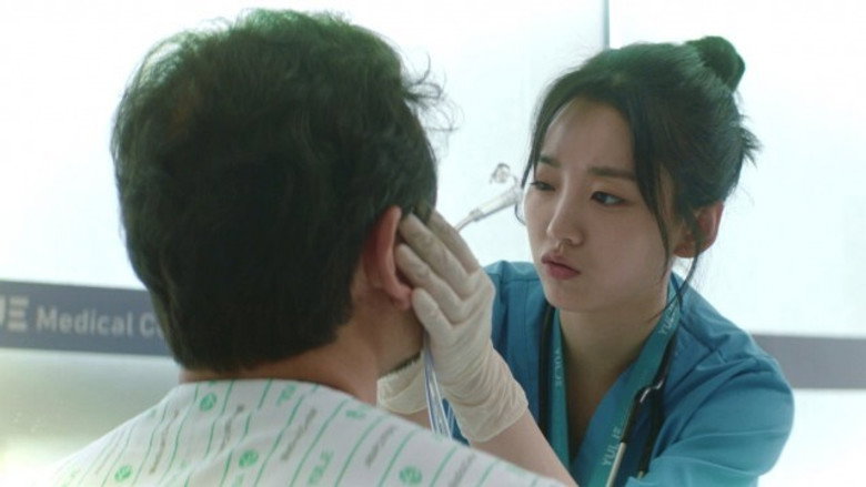 Still from เพลย์ลิสต์ชุดกาวน์ - ซีซัน 2 ตอน 6