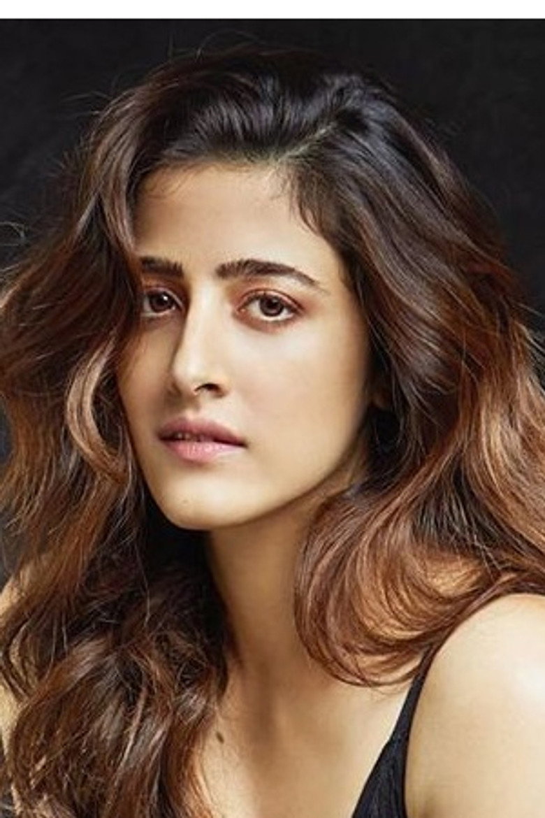 Nupur Sanon photo
