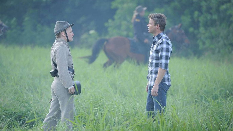 Still from The Glades - Season 4 Episode 11