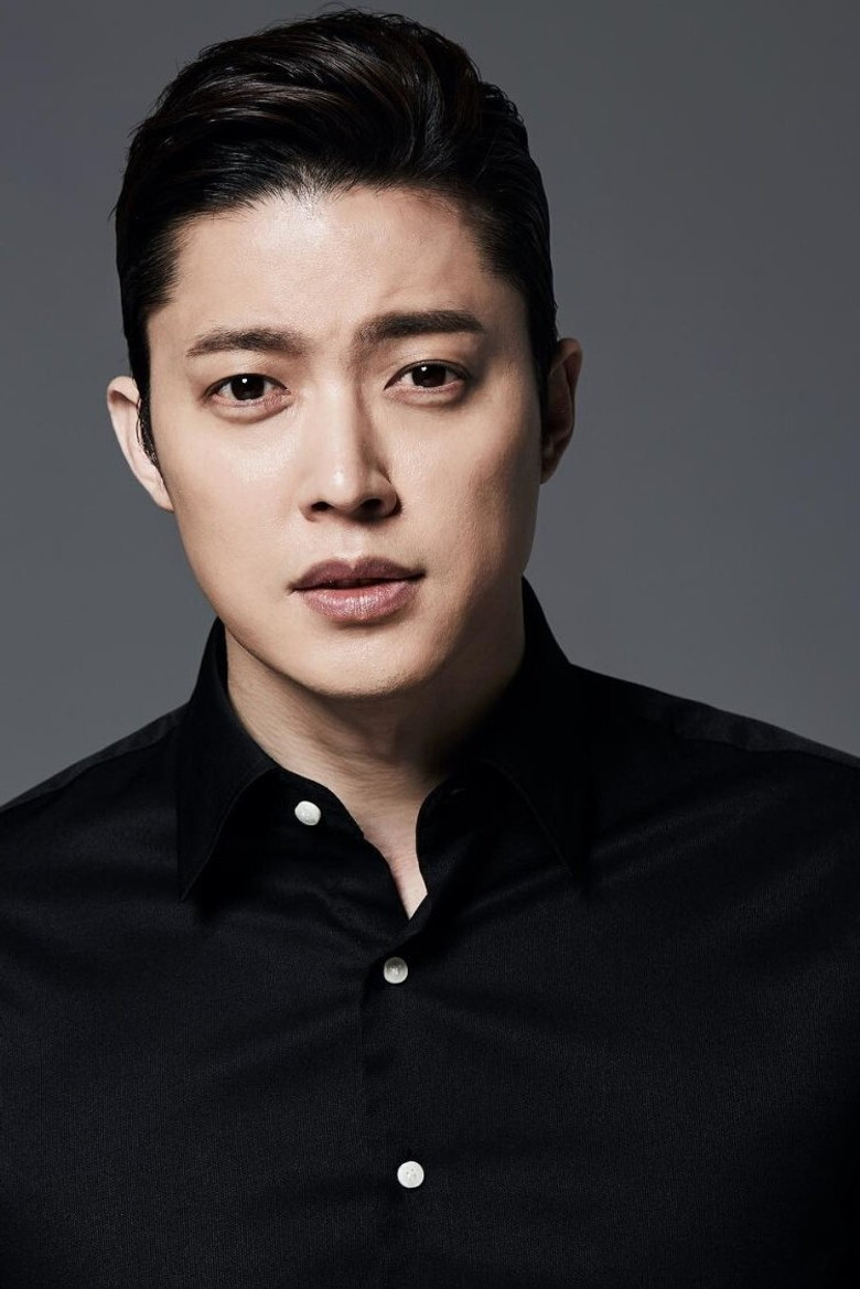 Min Ji-Hyuk photo 2