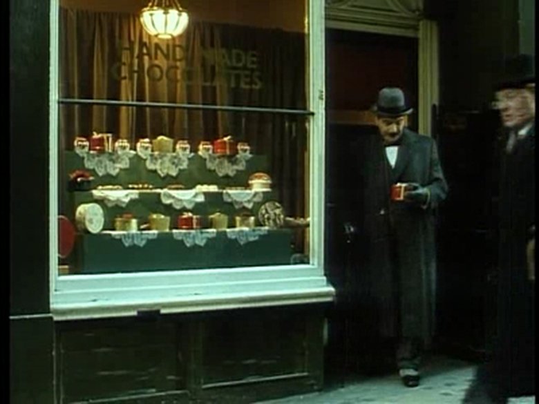 אגתה כריסטי: פוארו עונה 3 פרק 8 לצפייה ישירה