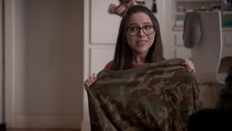 Still from Alone Together - Temporada 2 Episodio 1