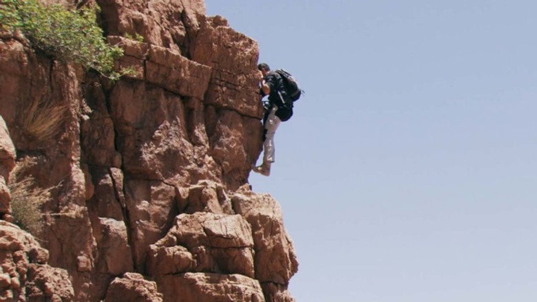 Still from Bear Grylls: Escape From Hell - 시즌 1 에피소드 4