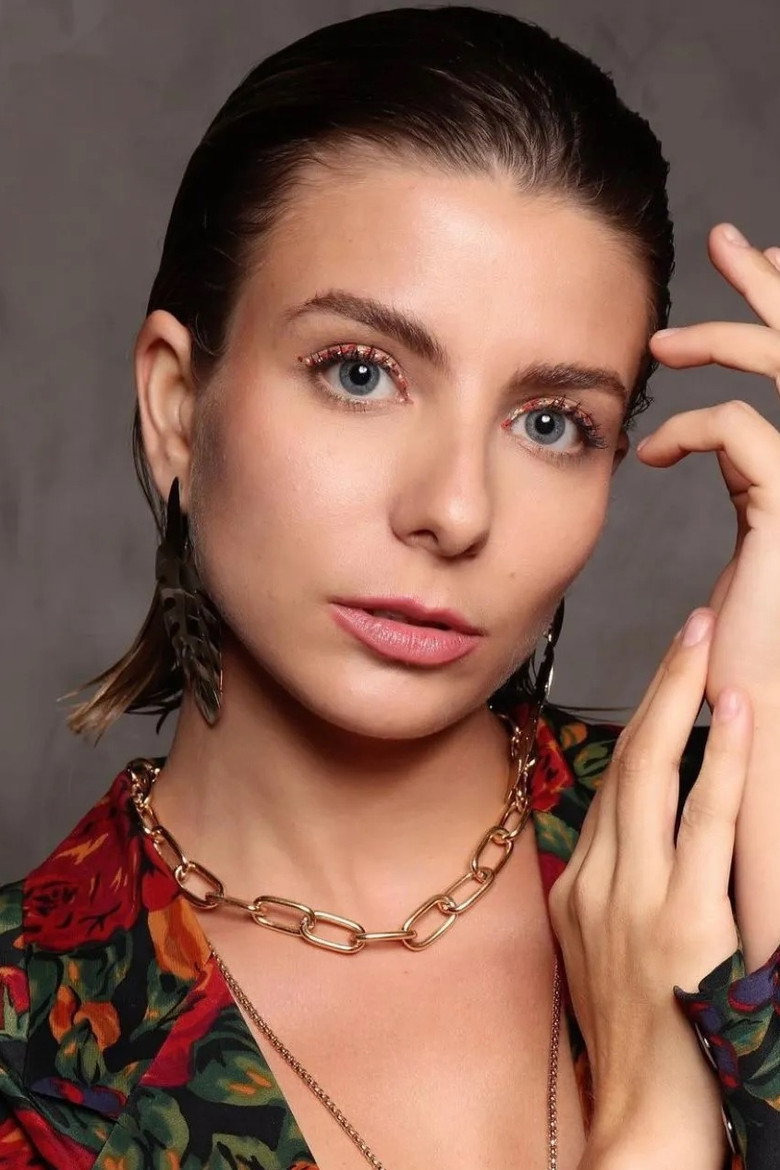 Julia Foti photo 3