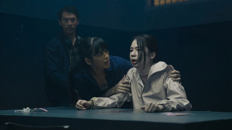 Still from Memburu Pemangsa