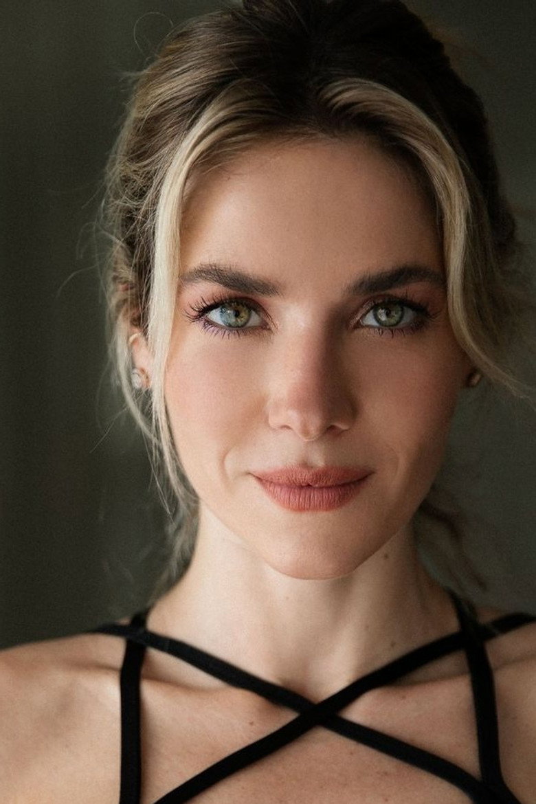 Monique Alfradique photo 2