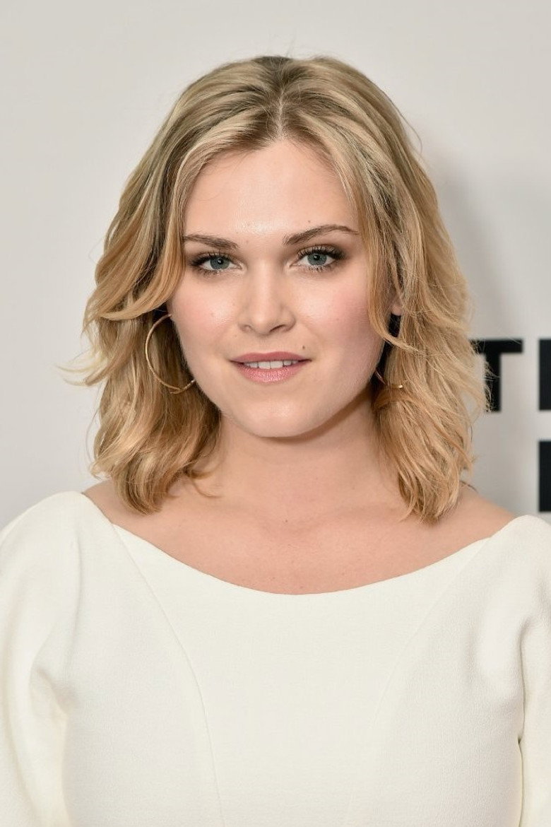 Eliza Taylor photo 5