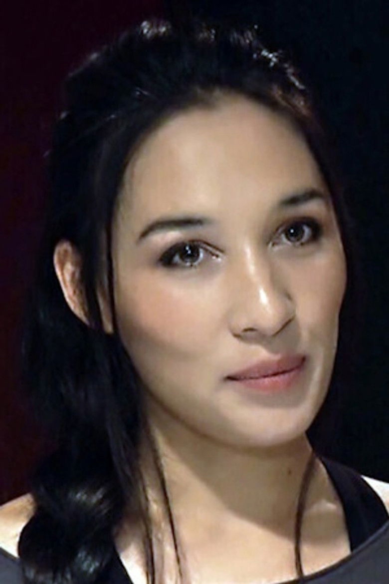 Julia Bui Ngoc portrait image