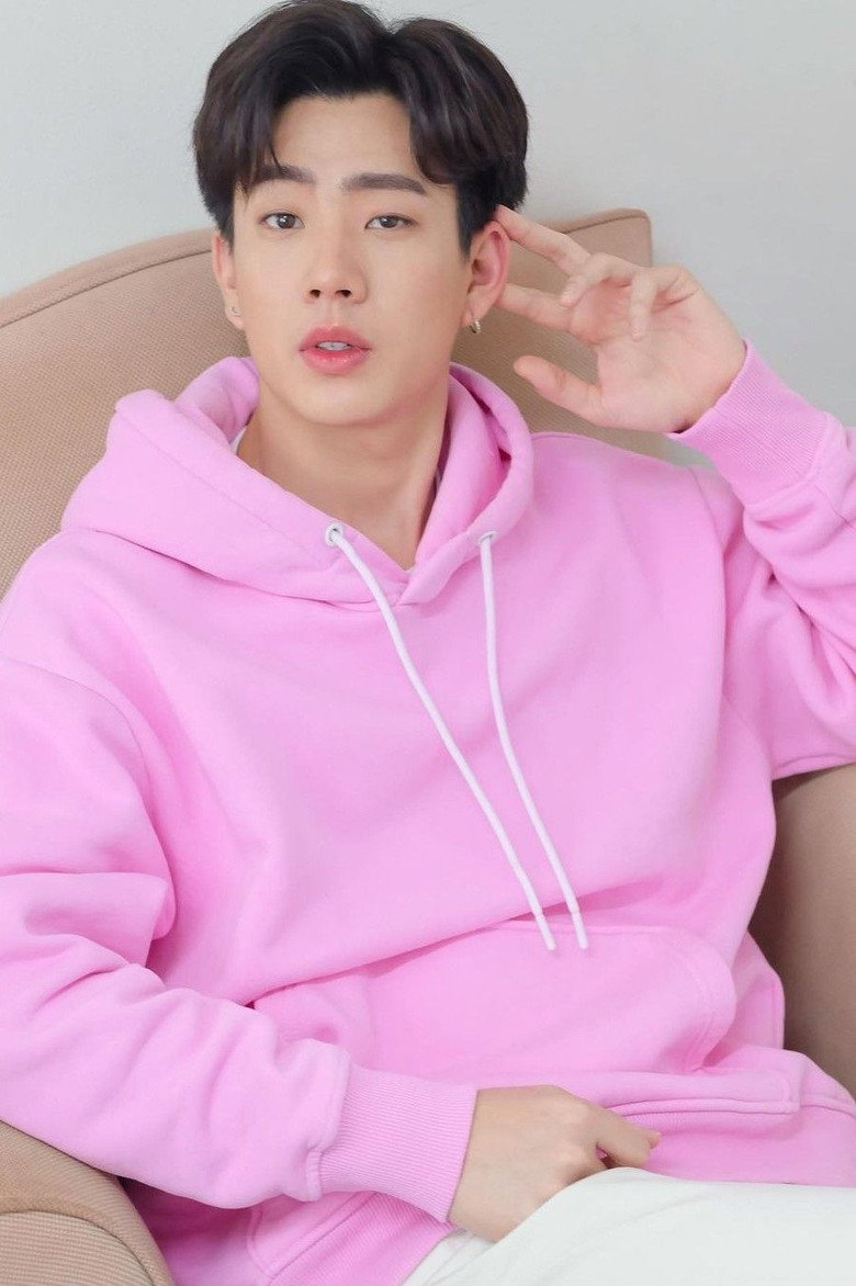 Off Jumpol Adulkittiporn