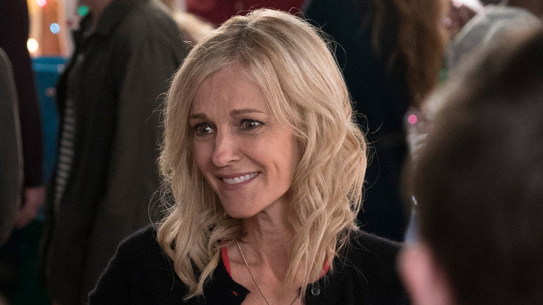 Still from Speechless - Season 3 Episode 8