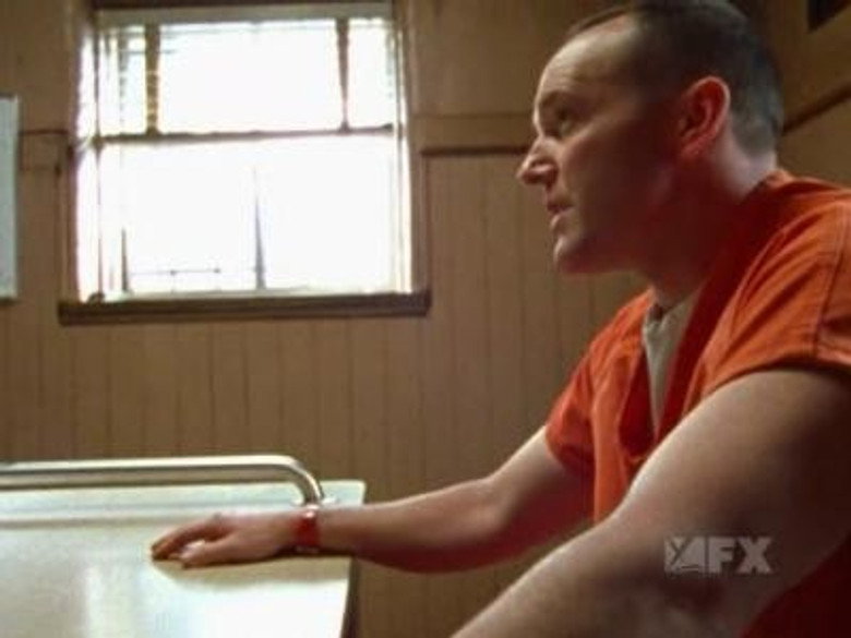 The Shield S03E11 — Strays episode still