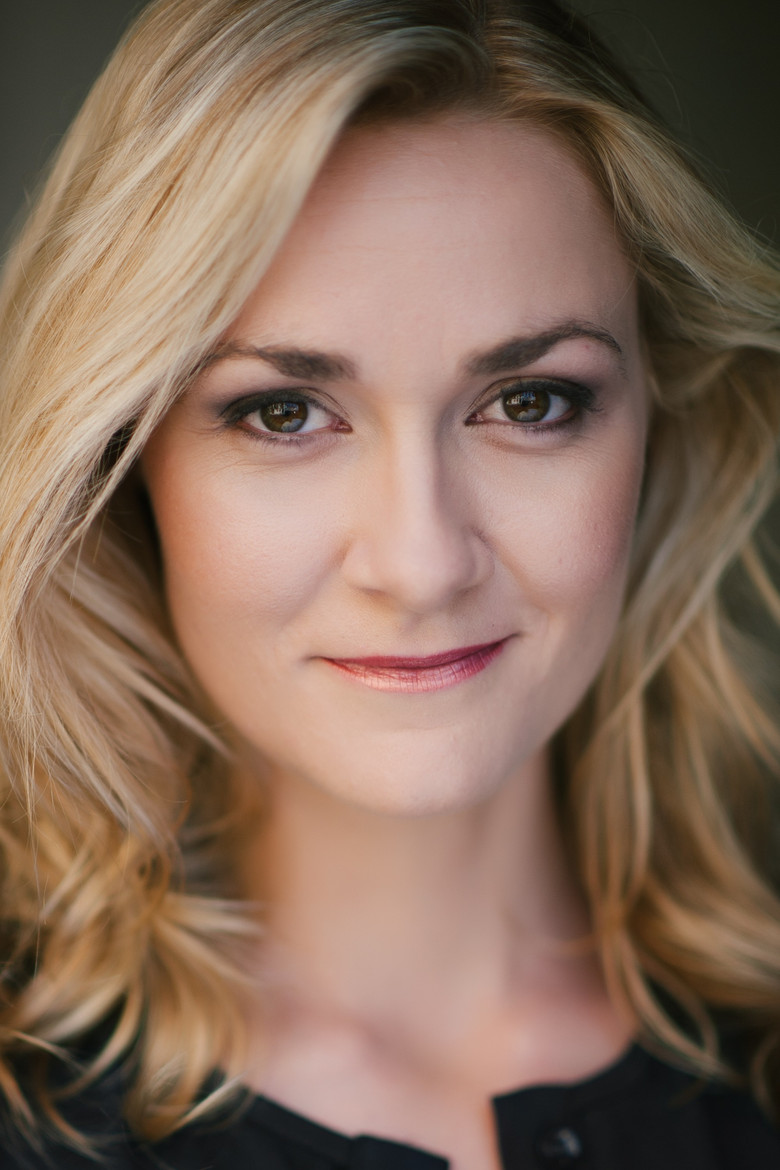Julia Billington photo 4