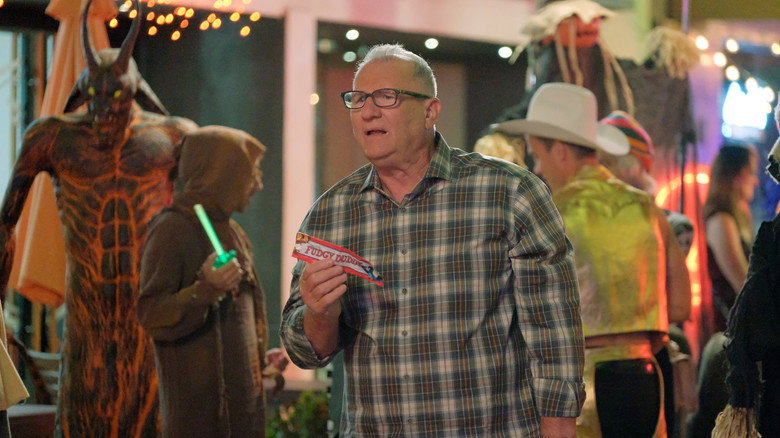Still from Modern Family - Season 11 Episode 5