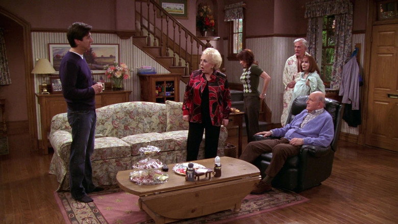 Still from Everybody Loves Raymond - Season 9 Episode 7