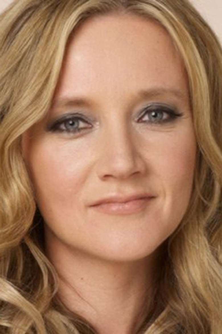 Kate Russell photo 3