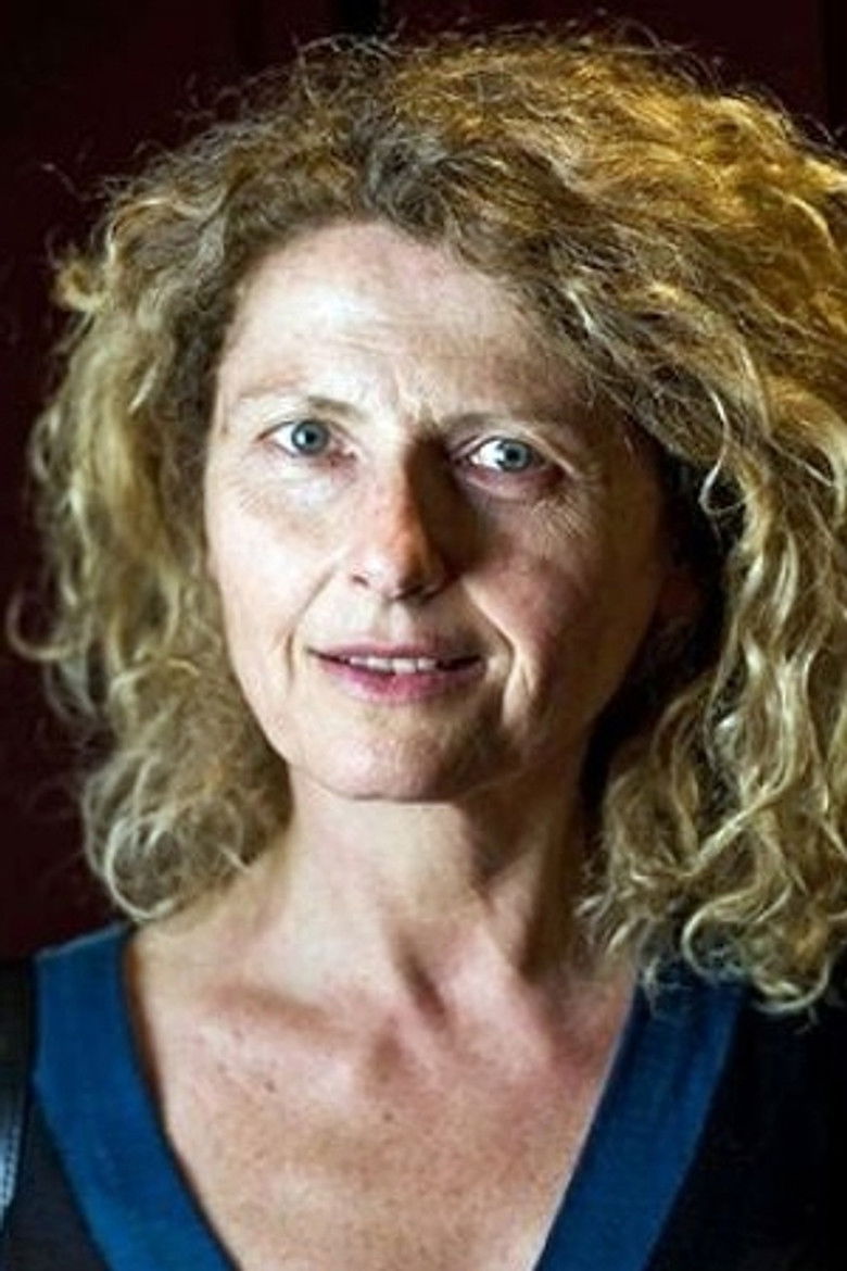 Sarah Teper portrait image