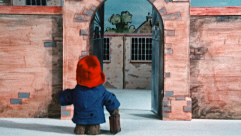Paddington Goes to School