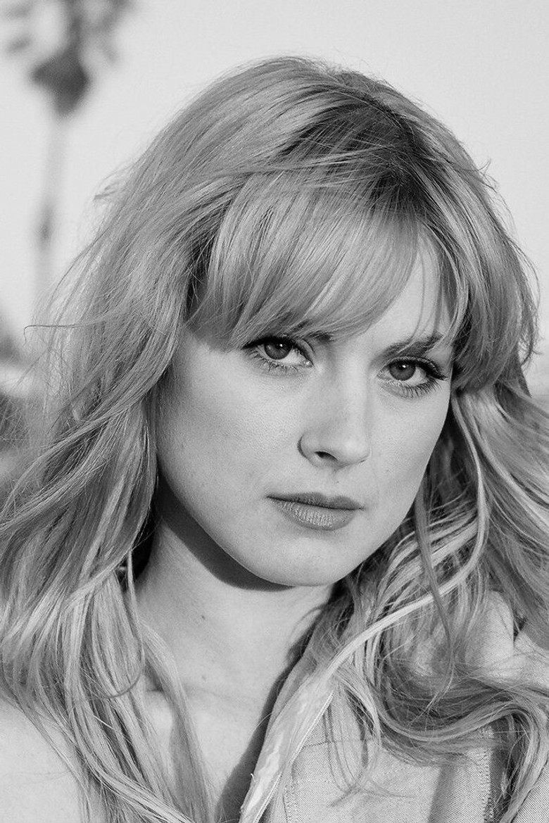 Alexandra Breckenridge photo