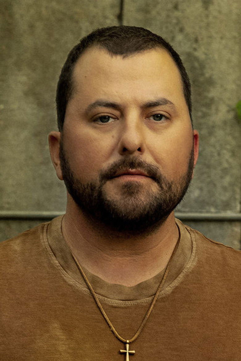 Tyler Farr portrait image