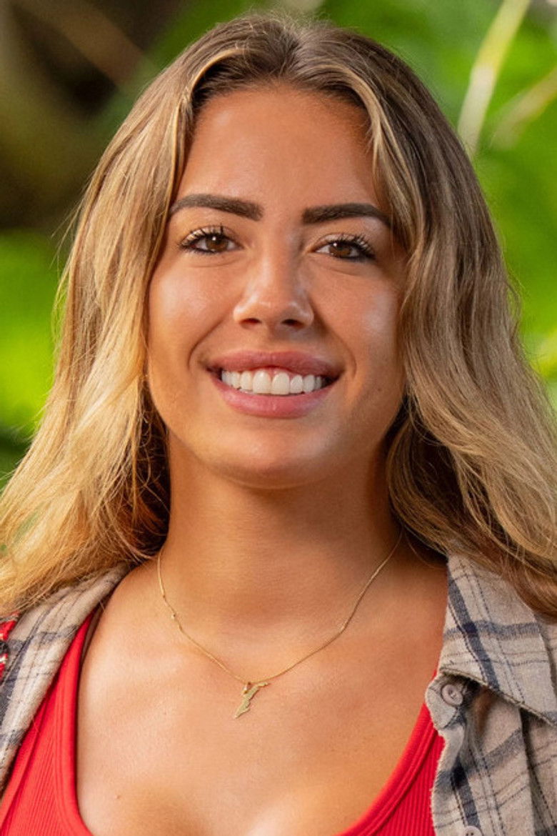 Dee Valladares portrait image