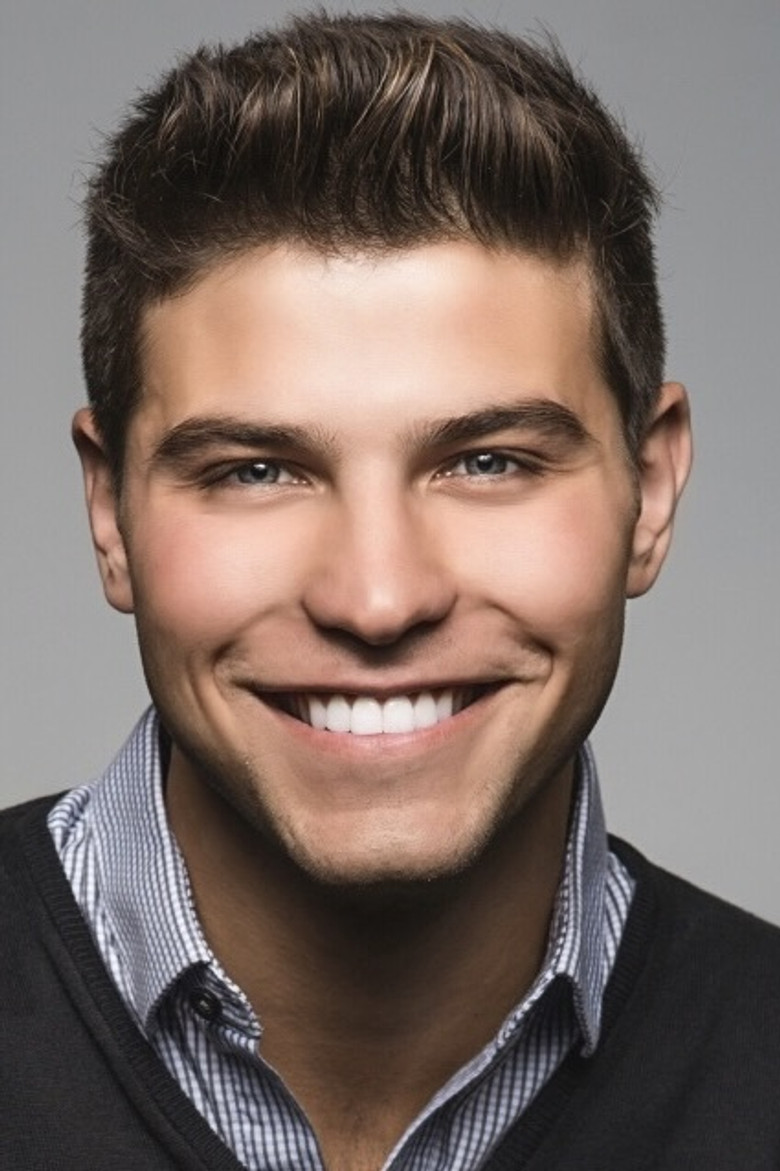 Luke Bilyk photo