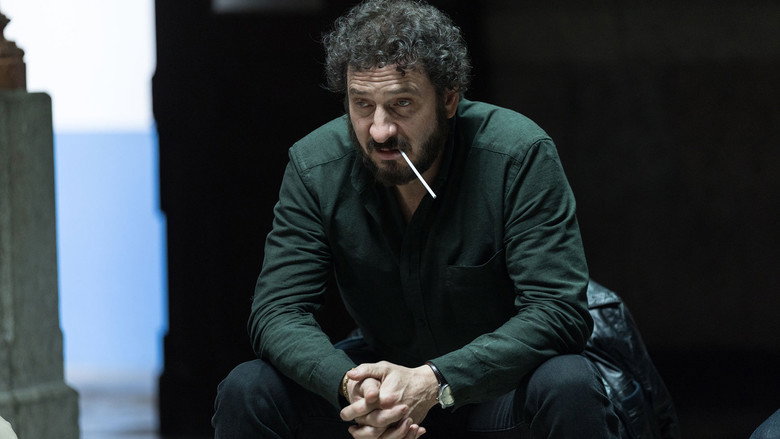 Still from Sr. Avila - Season 4 Episode 1