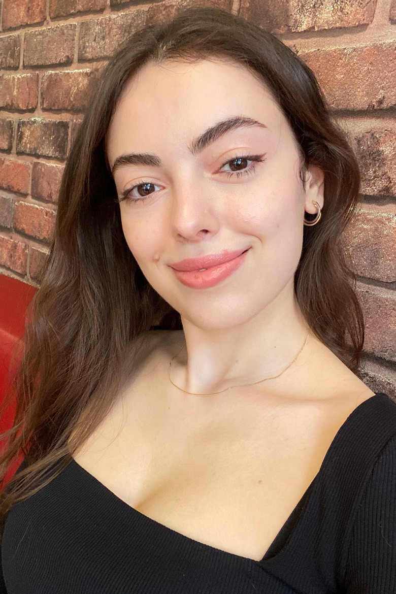 Ecem Yüceşakar portrait image