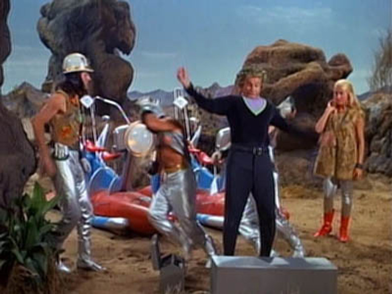 Still from Lost in Space - Season 3 Episode 9
