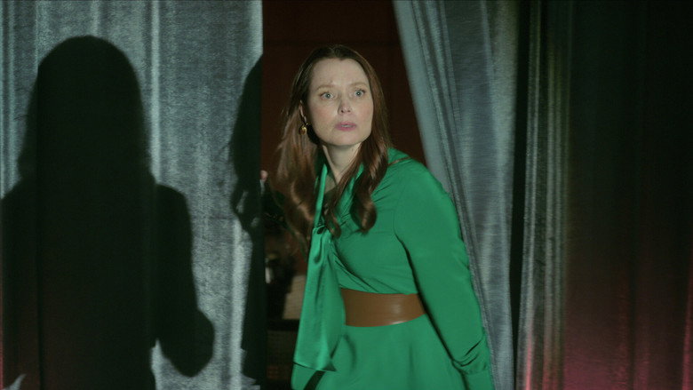 Still from The Fall of the House of Usher - Season 1 Episode 6
