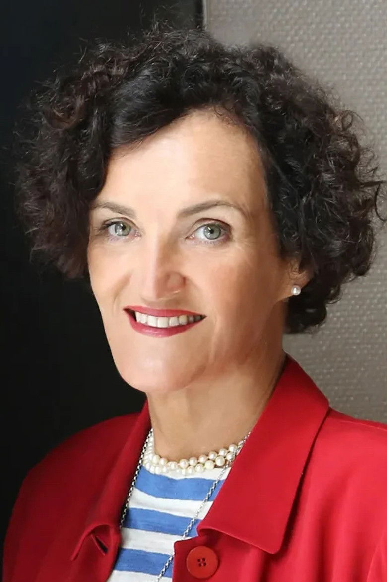 Sarah-Kate Lynch portrait image