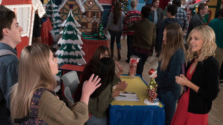 Still from Speechless - Season 3 Episode 8