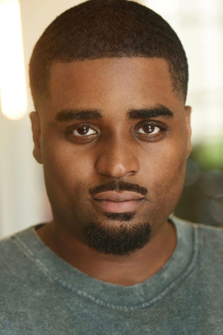 Traviz Lee portrait image