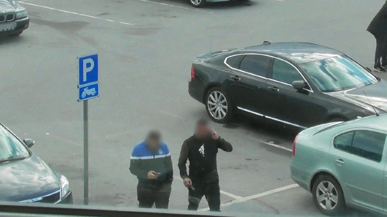 Still image for Fångat på polisens kamera season 1 episode 11: Drug dealing in the parking lot Still image for Fångat på polisens kamera season 1 episode 11: Drug dealing in the parking lot
