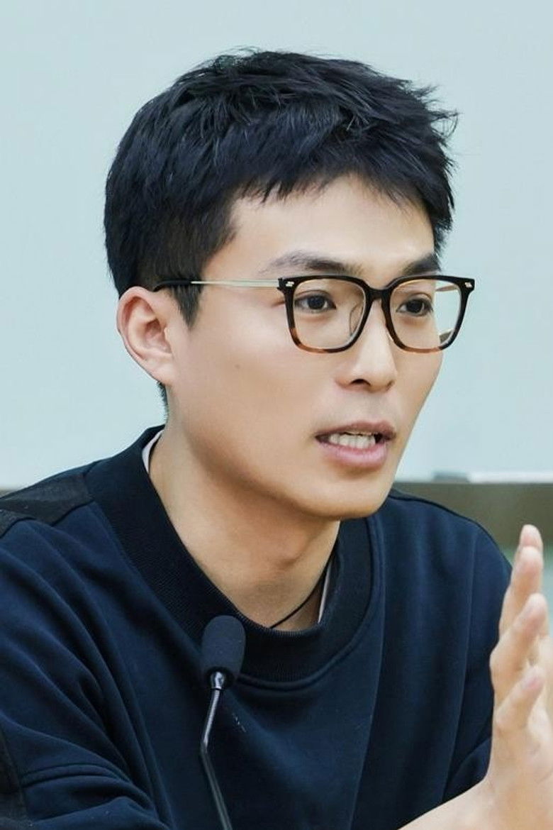 Zhou Yunhai portrait image