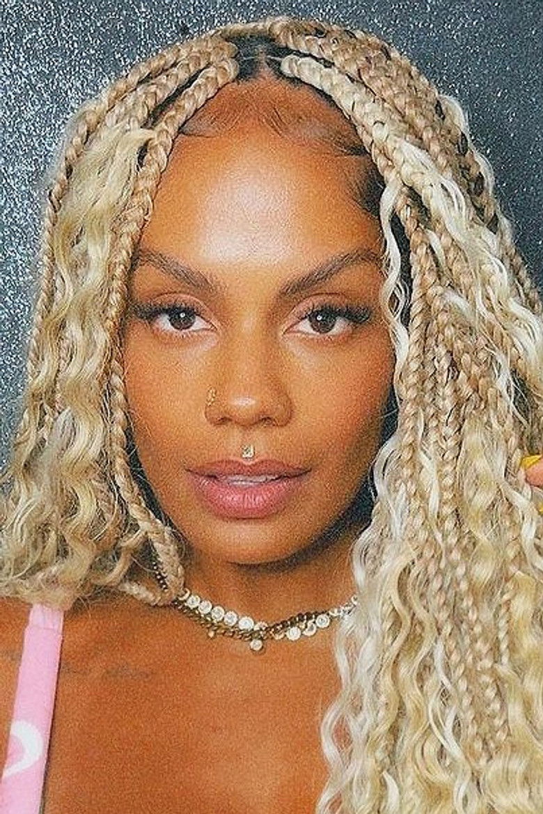 Magá Moura portrait image