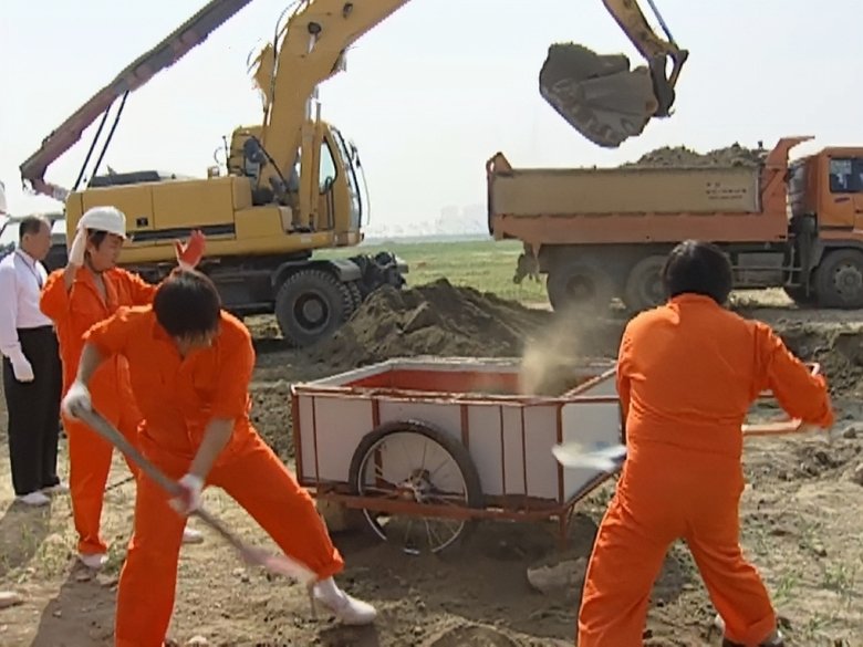 Still image for Infinite Challenge season 1 episode 11: Digging Challenge Still image for Infinite Challenge season 1 episode 11: Digging Challenge