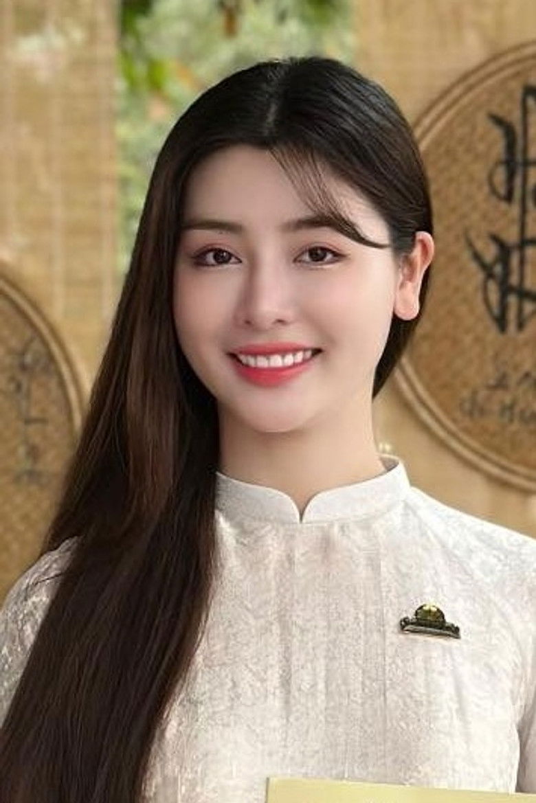 Tố Uyên portrait image