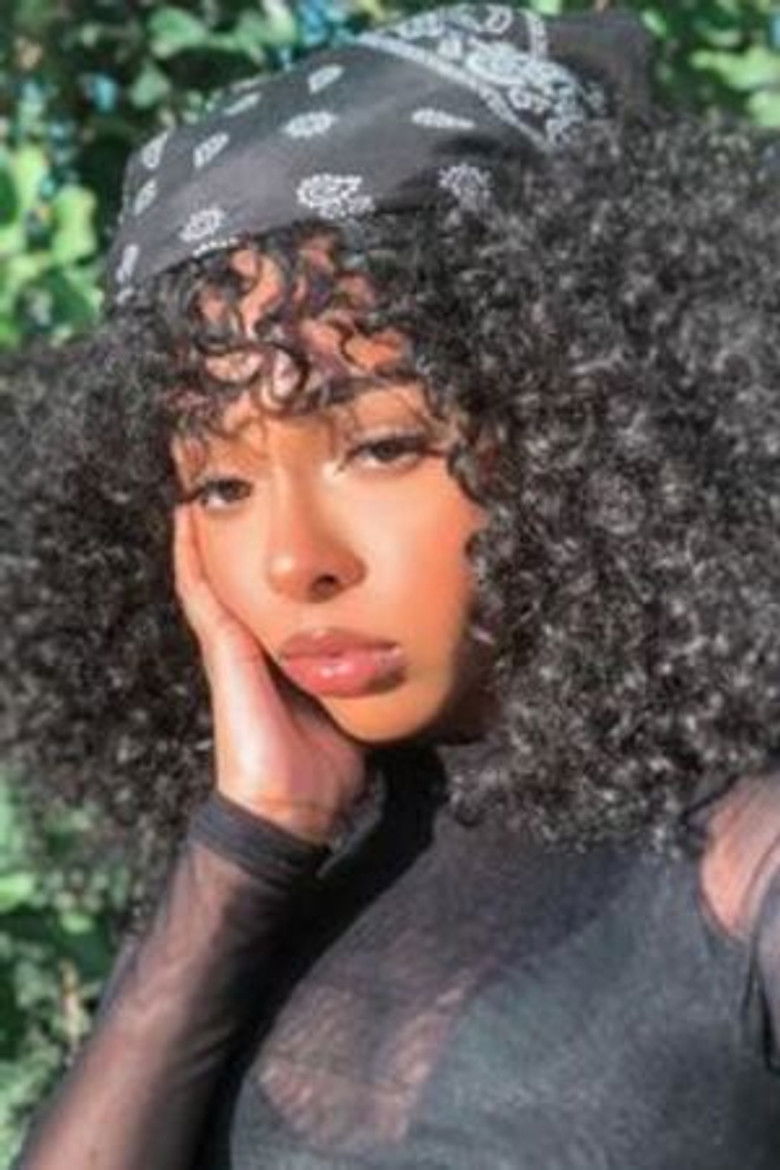 Rave Vanias portrait image