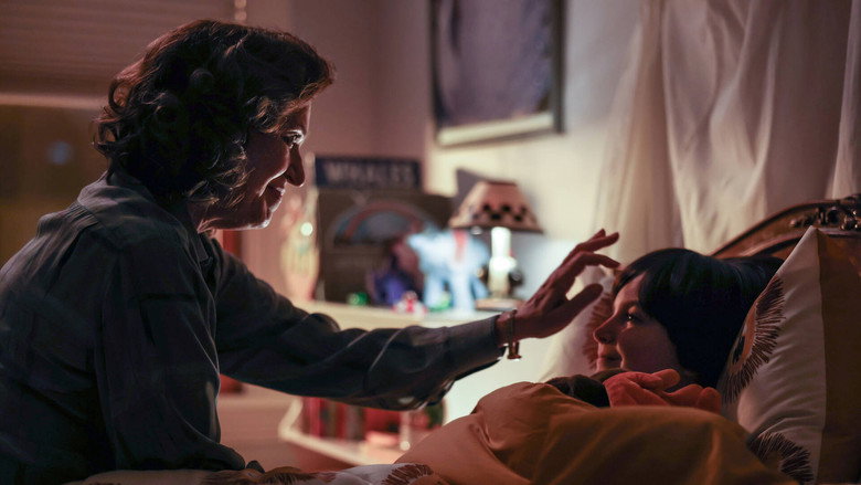 Still from Work in Progress - ซีซัน 2 ตอน 1