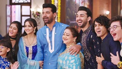 Still image for Ufff... Yeh Love Hai Mushkil season 1 episode 86: Lata Ke Bina Family Photo Still image for Ufff... Yeh Love Hai Mushkil season 1 episode 86: Lata Ke Bina Family Photo